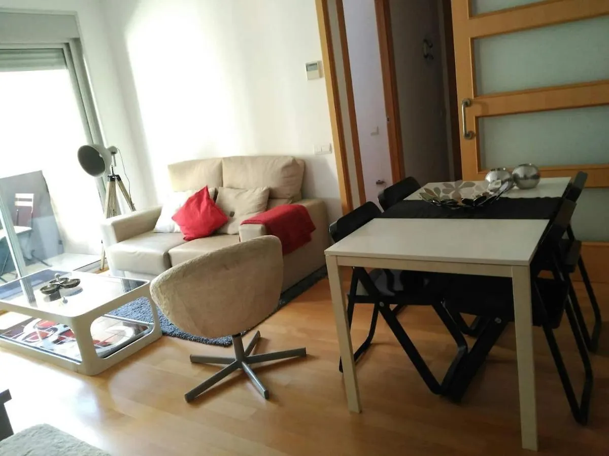 Stylish Flat, 2 Bathrooms And Swimming Pool, Next To The Beach! سان أدريان دي بيزوس 0*,  إسبانيا